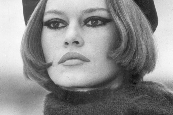 Brigitte Bardot popularises the beret in 1968.